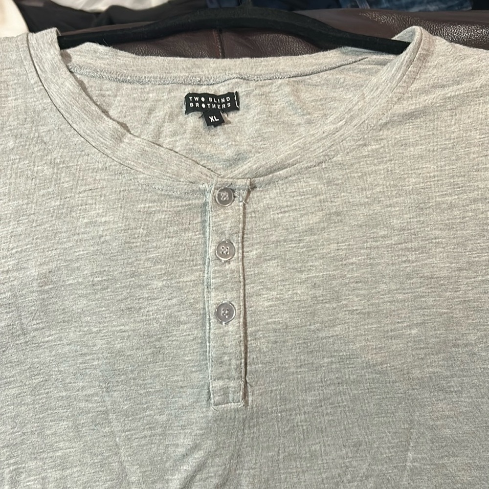 Two blind brothers shirt EUC